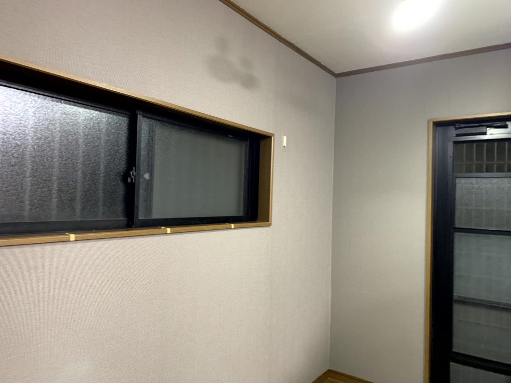 DIYキッチンリフォーム完成！壁紙張り替えでここまで変わった