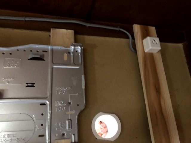 エアコン穴あけDIYに必要な工具と注意点｜新規取付と交換で違うポイントを解説