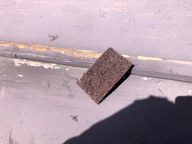 トタン屋根DIY塗装 ケレン作業