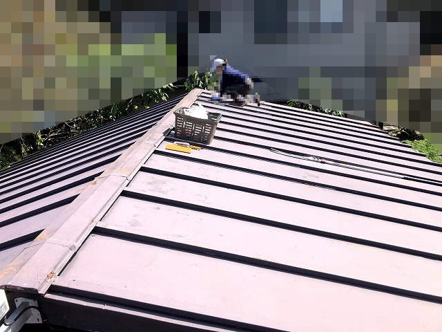 トタン屋根DIY塗装 ケレン作業