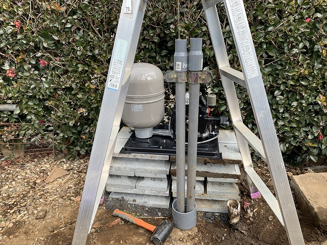 井戸ポンプ交換DIY｜夫婦で協力して重いジェット配管を接続