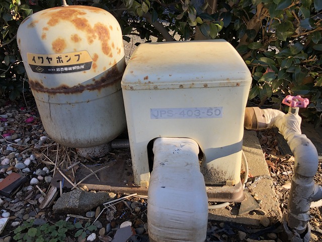 井戸ポンプの水が脈打つ症状が発生