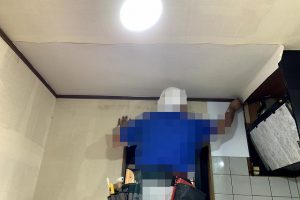 【夫婦DIY】築25年キッチン壁リフォーム！クロス張替え＋アルミ複合板で激変した週末DIY