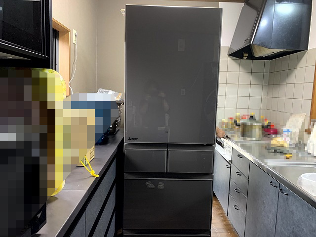 施工手順⑥｜冷蔵庫下も施工して仕上がりを統一（やるべきポイント）