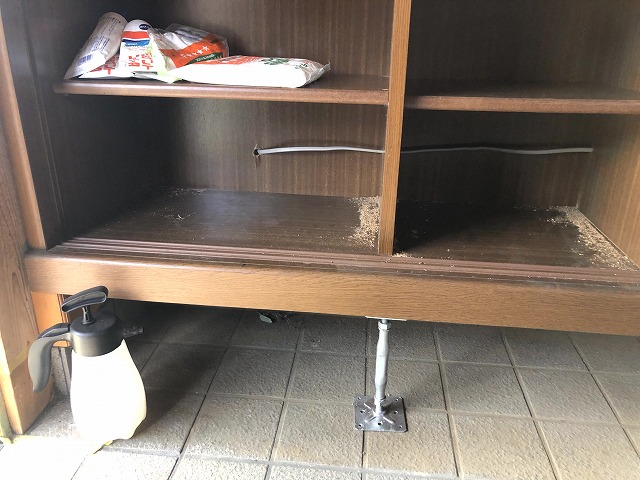 室内側で配線位置を調整