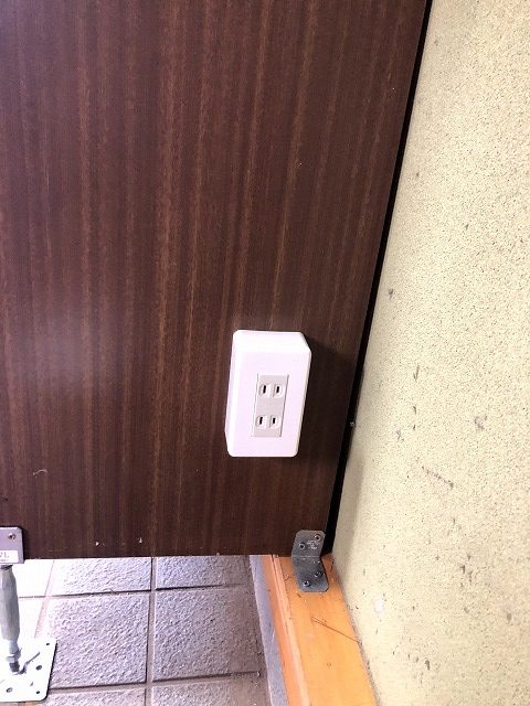 玄関内にコンセントを増設した流れ｜屋外コンセントから分岐した続きの作業はこちら